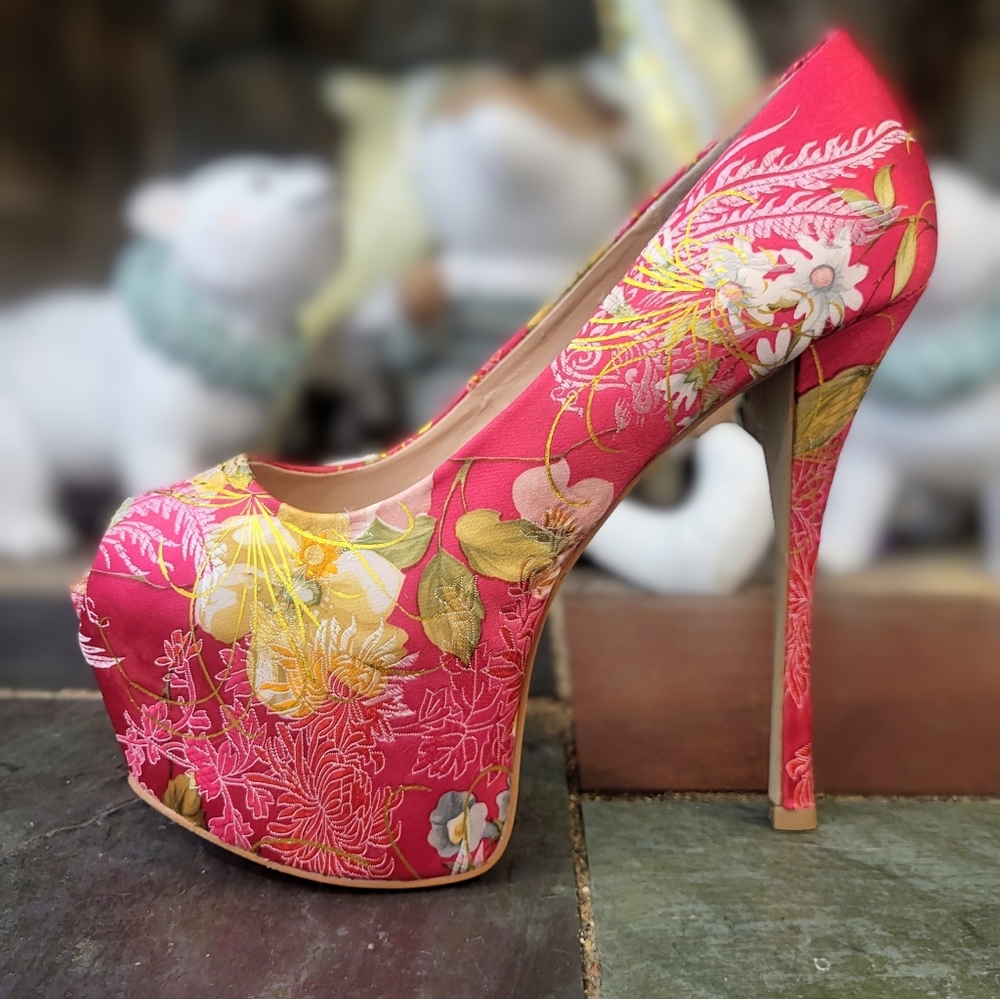 Vintage Y2K Chinoiserie Floral Pink Satin Nila Peep Toe Platform Stilletto Sz. 9